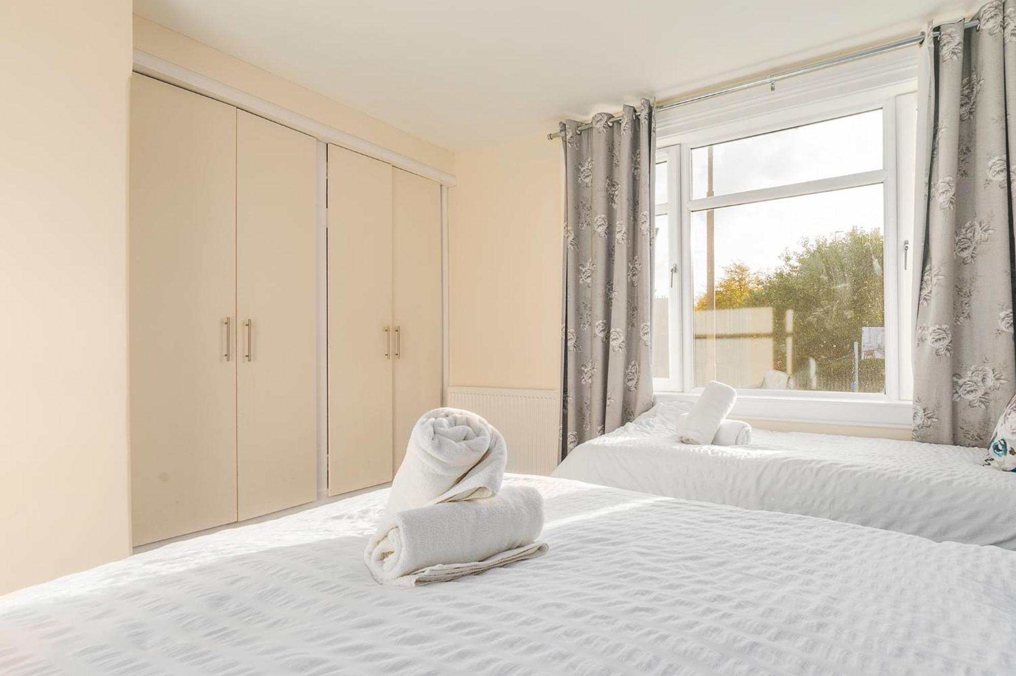 2 Bed Property, Sleeps 5, Free Parking, Near City Centre EDI Buitenkant foto